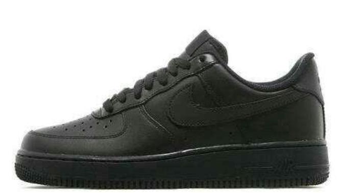 Siyah Nike air force mi adidas superstar mı?