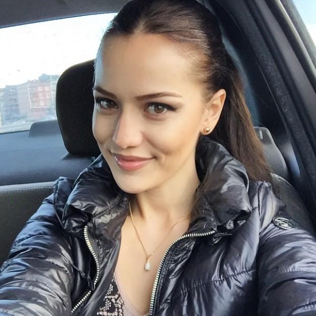 Hande Erçel mi Fahriye Evcen mi daha çekici?