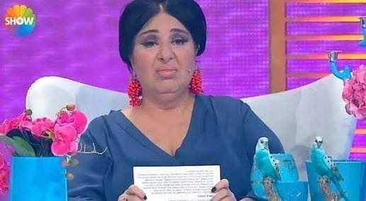 Etrafınızda hiçbişeyden memnun olmayan herşeye burun kıvıran insanlar var mı???