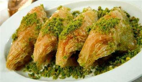 Cevizli baklava mı fıstıklı şöbiyet mi??