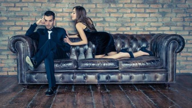 Eski sevgilinizin arkanızdan atıp tuttuğunu duysanız ne tepki verirsiniz?