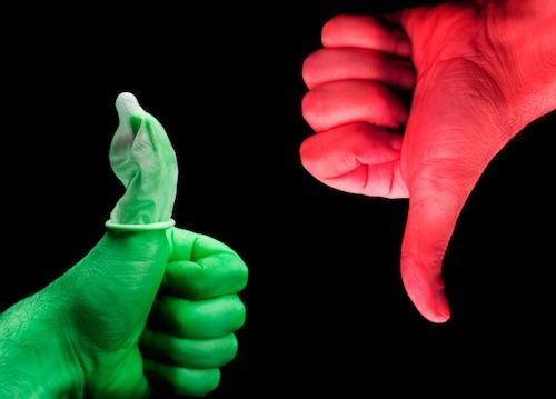Cinsel ilişki sırasında prezevatifin alt kısmından zevk suyu sızıntısı hamilelik için  risk teşkil eder mi?