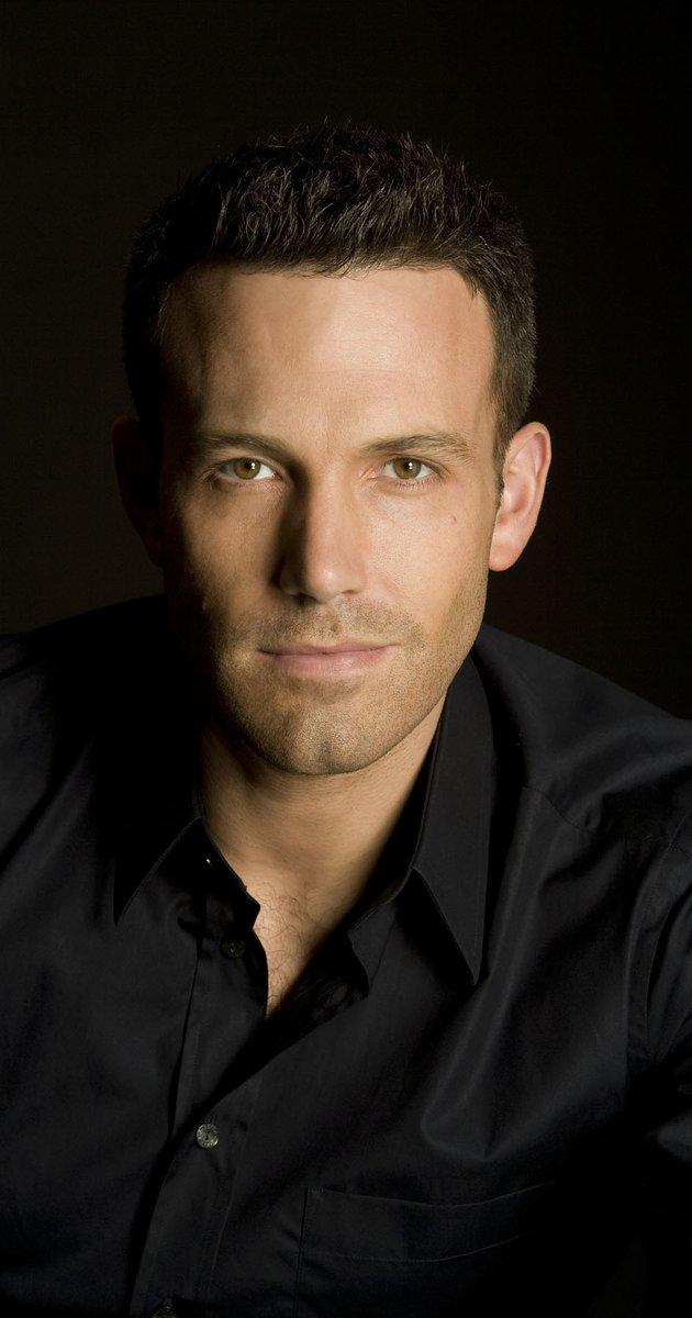 Kızlar, Henry Cavill Mi Ben Affleck Mi? Hangisi Daha Yakışıklı?
