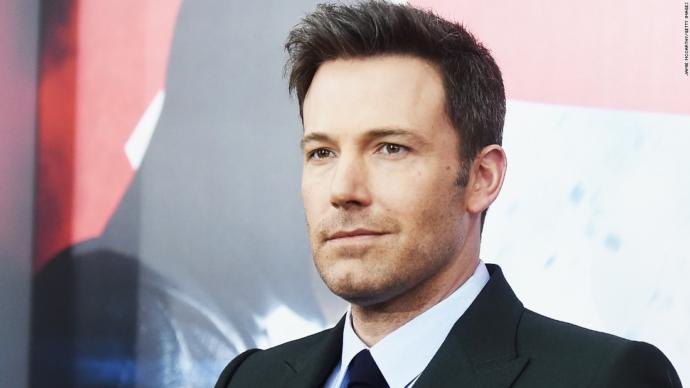 Kızlar, Henry Cavill Mi Ben Affleck Mi? Hangisi Daha Yakışıklı?