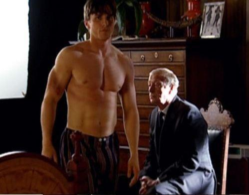 Henry Cavill Mi Christian Bale Mi Hangisi Daha Yakışıklı?