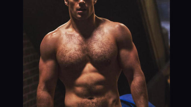 Henry Cavill Mi Christian Bale Mi Hangisi Daha Yakışıklı?