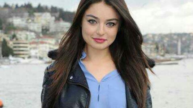 Hande Erçel mi yoksa Ayça Ayşin mi daha güzel?