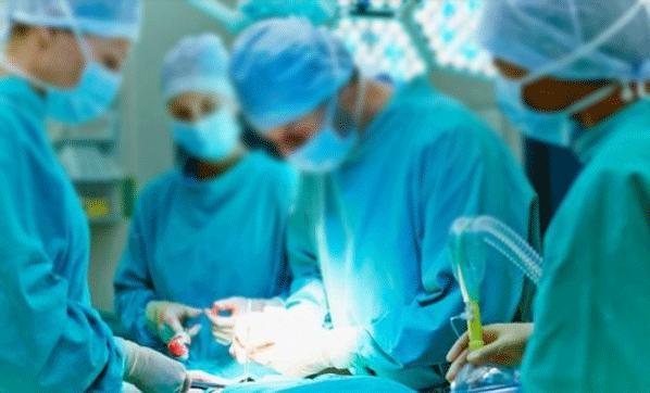 Ameliyata girecek olan yakınınıza ne söyleyip moral verirsiniz?