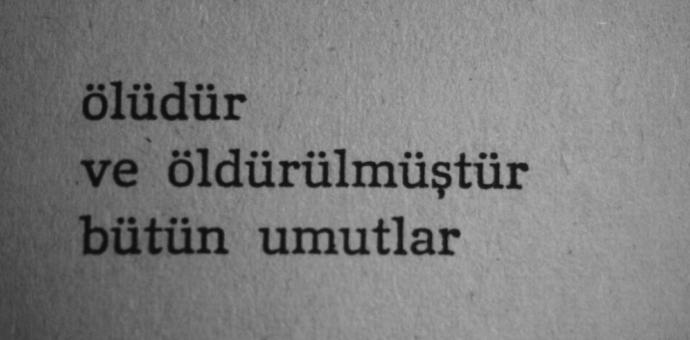 Bu hayatta ayrılığı sevemeyen insanları neden yalnızlığa mahkum bırakırlar; yalnızlığa mahkum olanlar neden dönmesini beklerler?