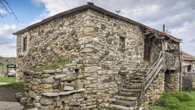 Makedon biriyle evlenip orada yasamak istiyorum. Nereden bulabilirim?