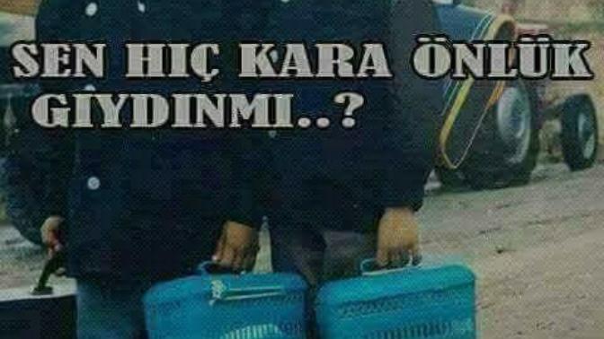 Kara önlük giyenler burda mı?