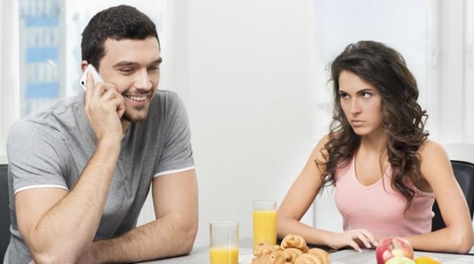 Patolojik kıskançlık Othello sendromu! Eşiniz ya da sevgiliniz Othello sendorumu yaşarsa, ilişkinize devam edebilir misiniz? 