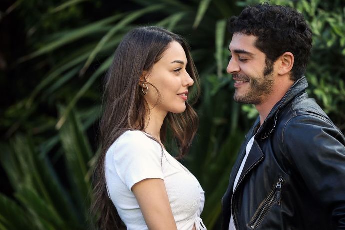 burak deniz dilan çiçek deniz kardeş mi?