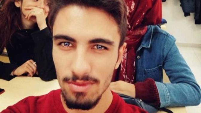 Mavi gözlü olsam daha mı yakışıklı olurdum?