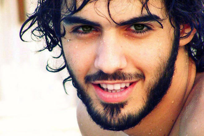 Yakışıklı olduğu gerekçesiyle suudi arabistandan sınır dışı edilen Omar Borkan'ı yakışıklı buluyor musunuz?