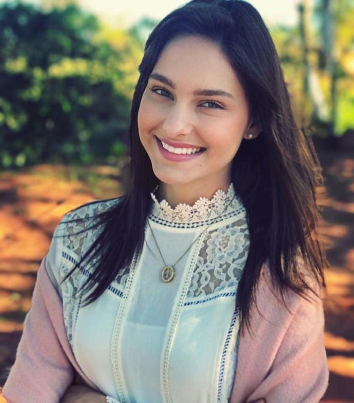 Öykü Karayel mi Jessica May mı daha güzel sizce?
