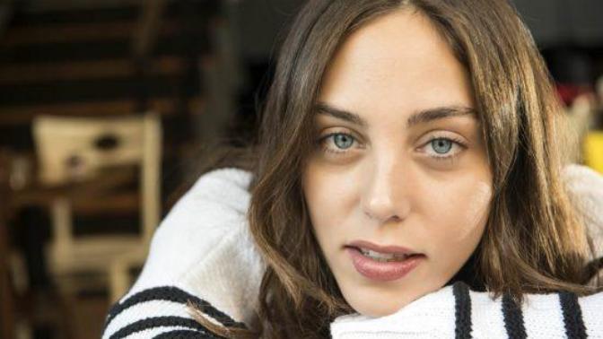 Öykü Karayel mi Jessica May mı daha güzel sizce?