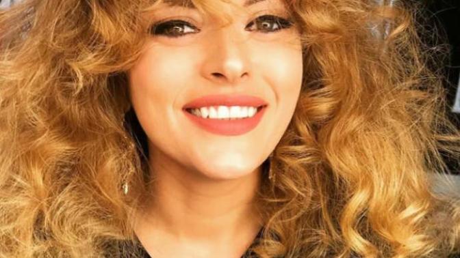 Ezgi Mola ve Hande Erçel'in Saçı?