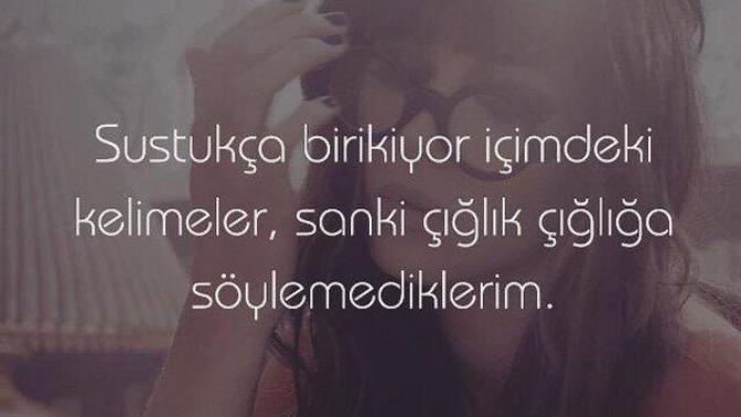 Söylenecek çok şeyin olmasına rağmen seni dinlemeyip kendi bildiğini okuyan insanların hayatında kalıp kalmamasını umursar mısın?
