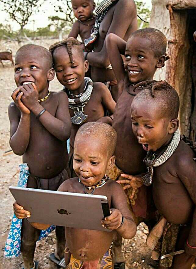 Afrika'da yaşayan insanlar daha mutlu mu sanki ??