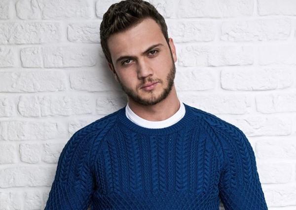 Sizce kıvanç tatlıtuğ mu aras bulut iynemli mi daha yakışıklı?