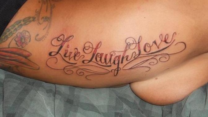 "Live, laugh, love" ne demek?