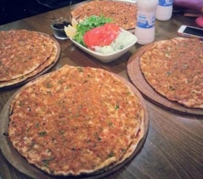 Mesai bittiğine göre en sevdiğim saat Yemeksepeti saati geldi. Sizce ne sipariş vereyim?
