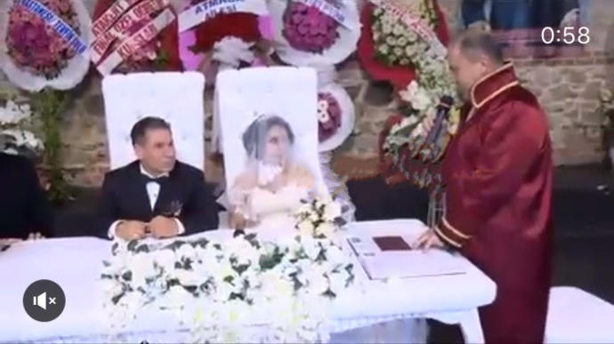 Hababam sınıf’ıyla tanınan “hayta ismail” Ahmet Arıman, karısını boşayıp 23 yaşındaki sevgilisiyle evlendi, ne düşünüyorsunuz?