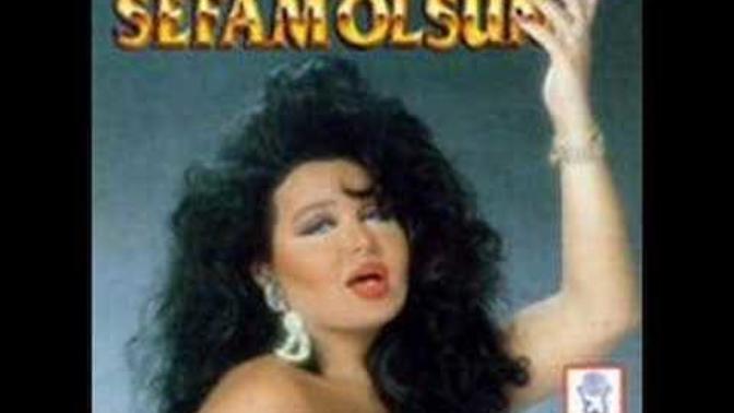 "Bir elimde... bir elimde ayna, umurumda mı dünya" diýen şair Orhan Veli Kanık, şiirini okuyanların eline ne vermiştir?