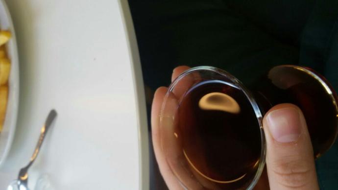 oturup bir çay içsek herşey düzelirmiydi ??