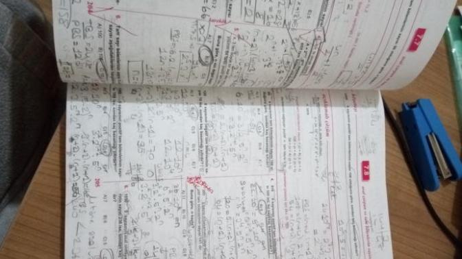 Sizce bu ders çalışan insan kitabı mi? 😂?