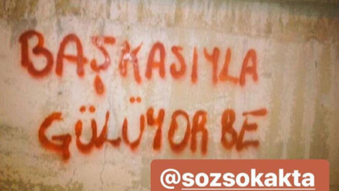 Sevdiğiniz kişiyi başka birinin yanında görseniz ne yapardınız?