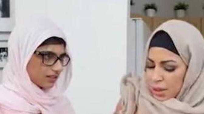 Tesettürlü kızların birbirine destek olması çok hoş değil mi?