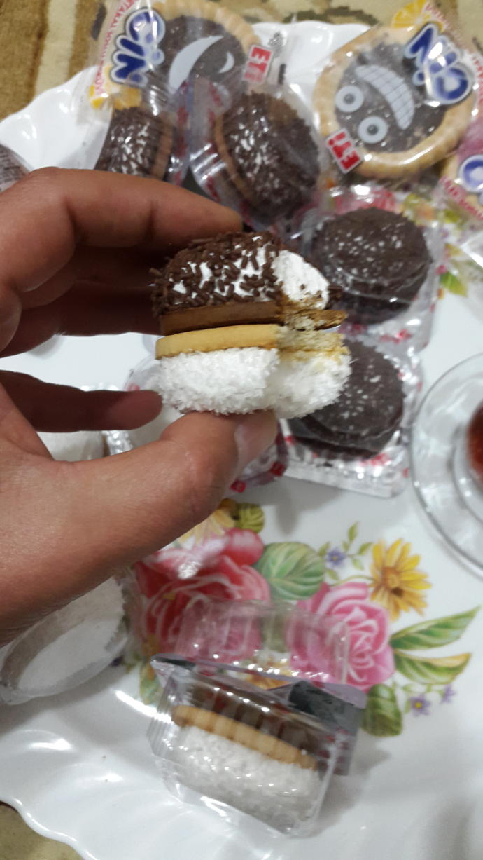 Eti puf ve Eti cin severler burada mı? Çayın yanında ben bunların hepsini yermiyim sizce?