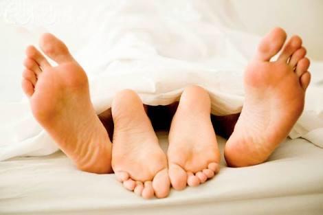 Kızların mı ayakları kokar Erkeklerin mi ?