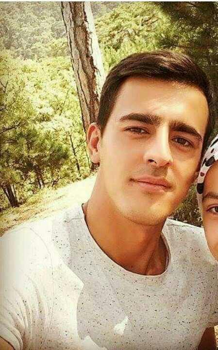 Sakalsız erkek neye benzer?