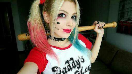 Harley Quınn'ın saç rengini beğeniyor musunuz?Sizin de böyle saçlarınız olsun ister miydiniz??