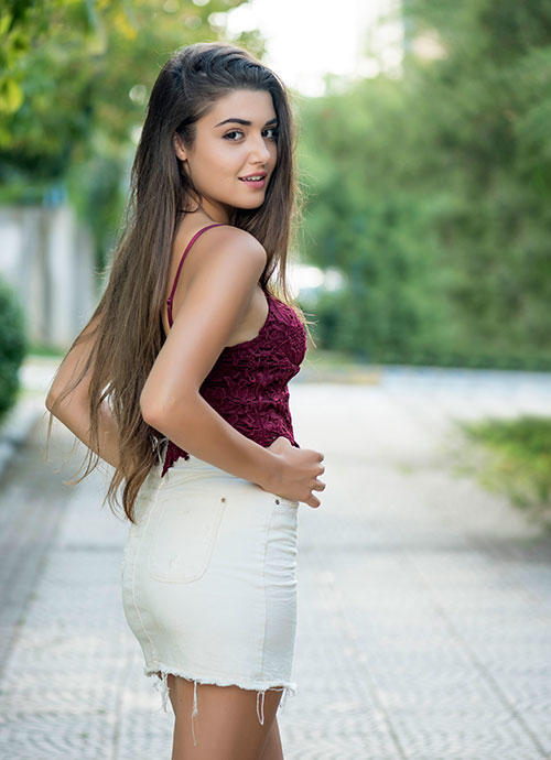 Hande mi Serenay mı daha seksi?