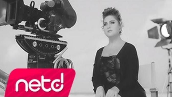 Sevmek bu kadar zor olmamalı, olduğu gibi kabullenmek çok mu zor seveni?