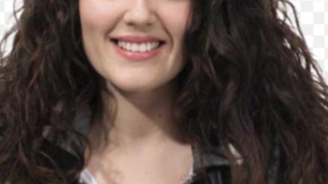 Pelin Akil güzel mi sizce?