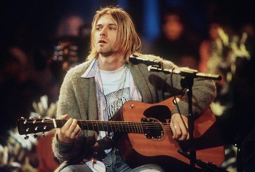Sizce Kurt Cobain yakışıklı mı?