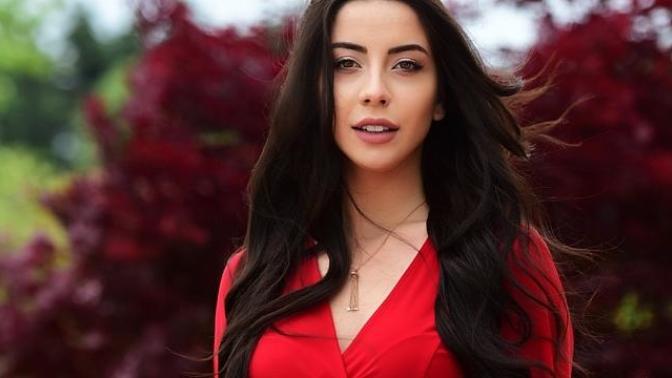 Melis Tüzüngüç kimdir, hangi dizilerde filmlerde oynamış?