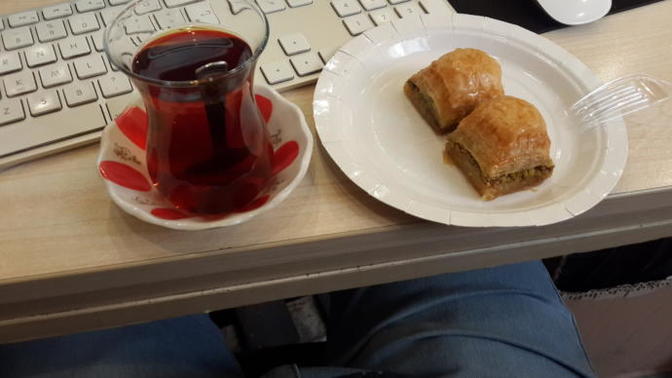 Baklava ve çay sever misiniz :P?