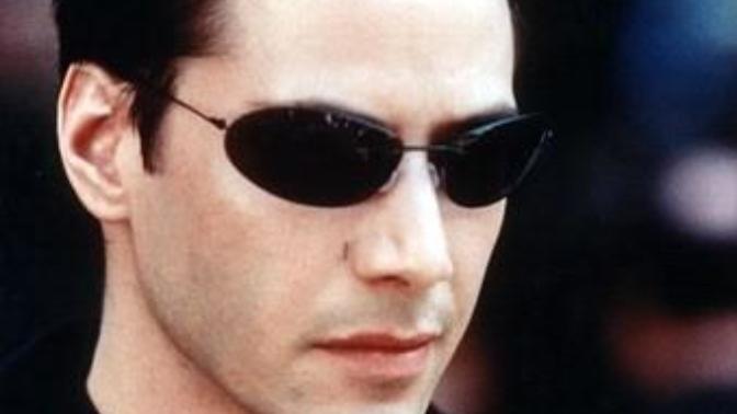 Keanu Reeves'in Sakalsız Hali mi Sakallı Hali mi Daha İyi Sizce?