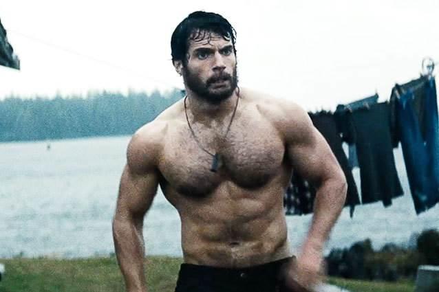 Henry cavill abimizin vücüt iyi mi sizce kendileri man of steel ?