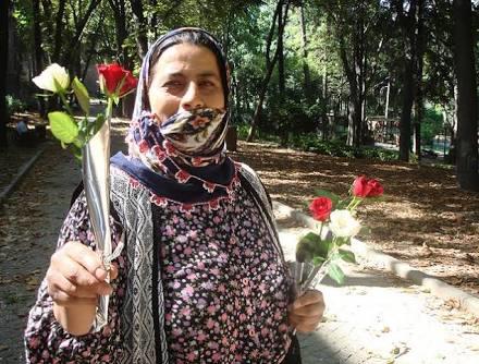 Sokakta size çiçek satmaya çalışan kişilerin söylediklerinden etkilenir misiniz?
