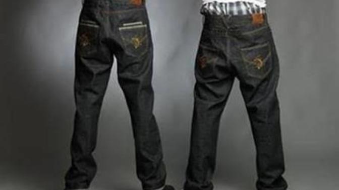 Erkeklerin düşük bel pantolon giynesini nasıl buluyorsunuz? itici geliyor mu size?