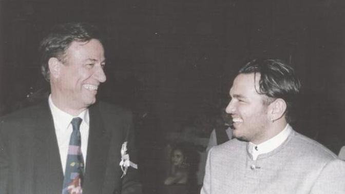 Ali Sunal Babası Kemal Sunal'a benziyor mu sizce?
