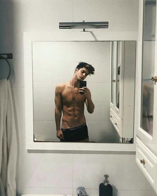Acaba ben gay miyim??