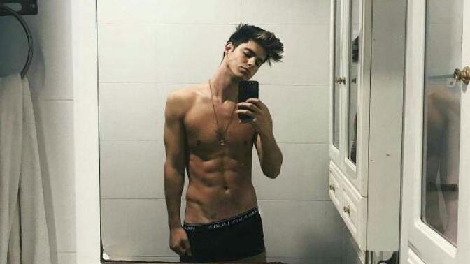 Acaba ben gay miyim?